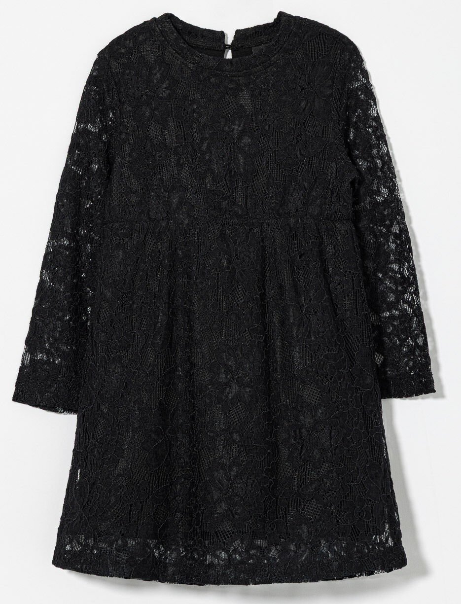 Robe en dentelle cintrée à la taille