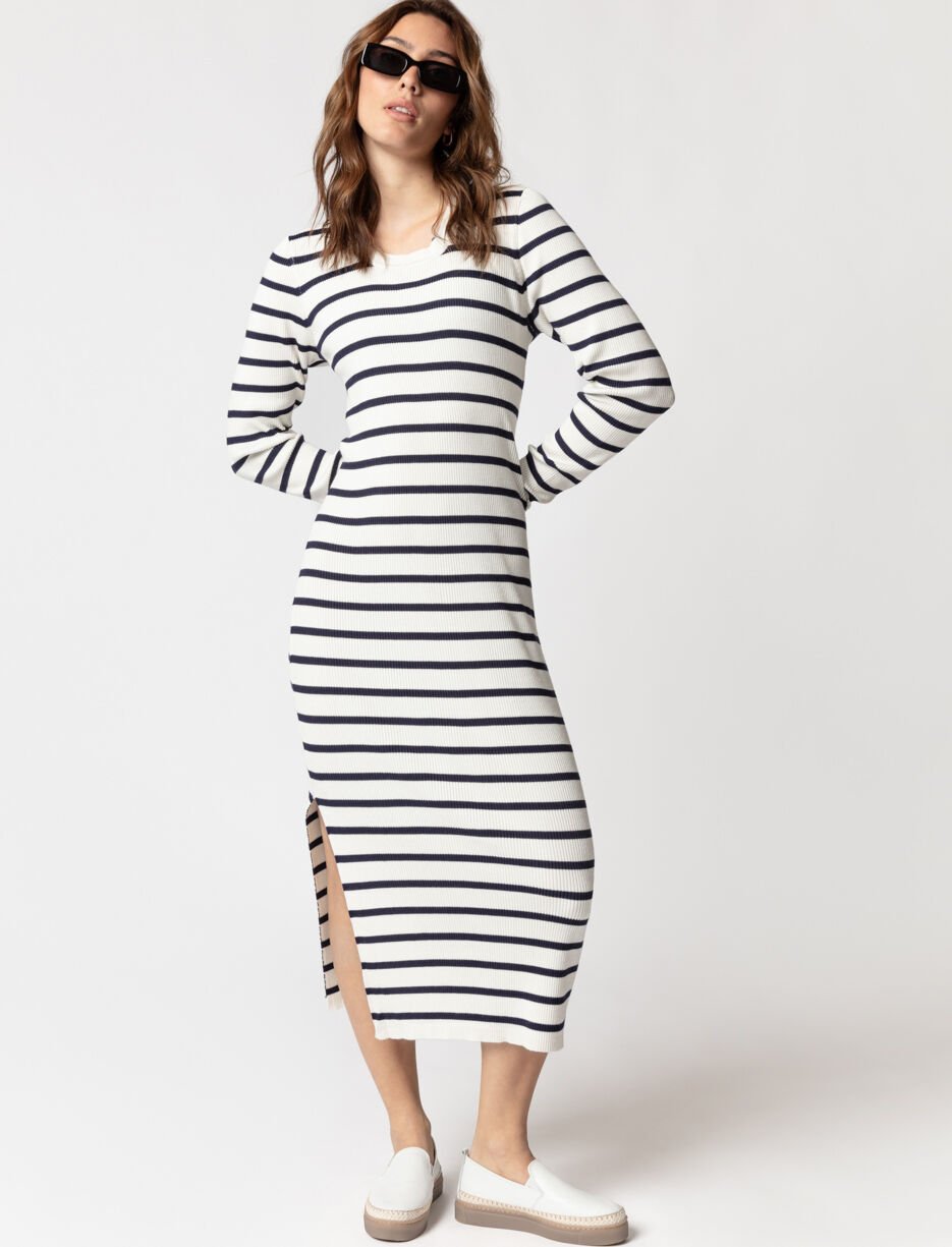 Robe ajustée en tricot côtelé Robe ajustée en tricot côtelé