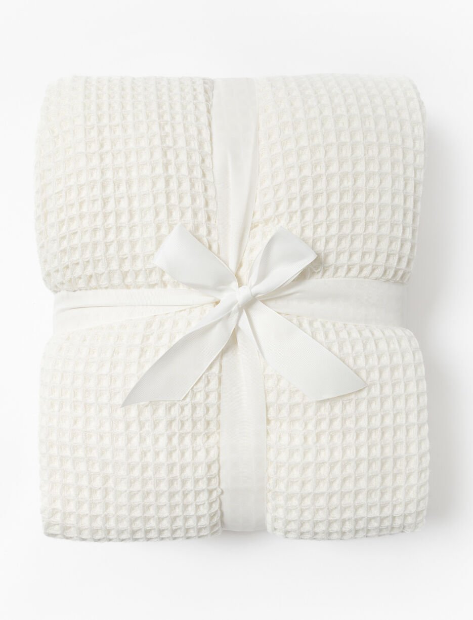 Waffle-textured Blanket