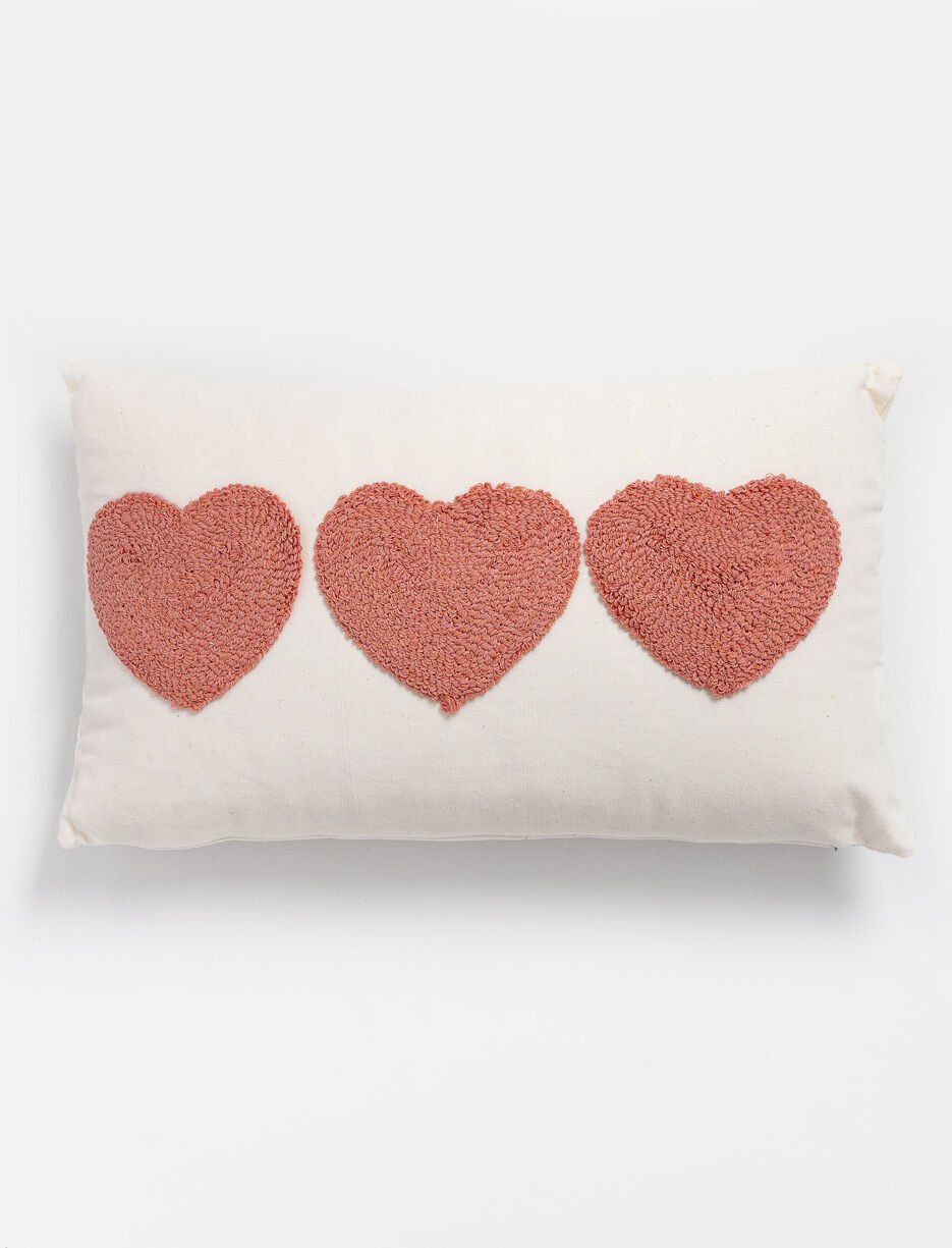 Coussin lombaire touffet&eacute; &agrave; 3 c&oelig;urs