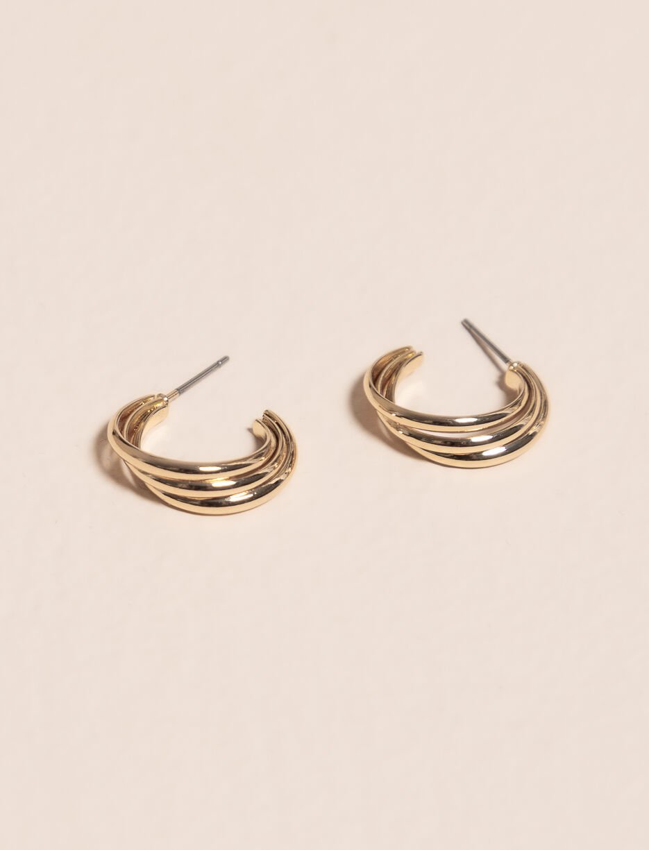 Boucles d&rsquo;oreilles anneaux triples crois&eacute;es