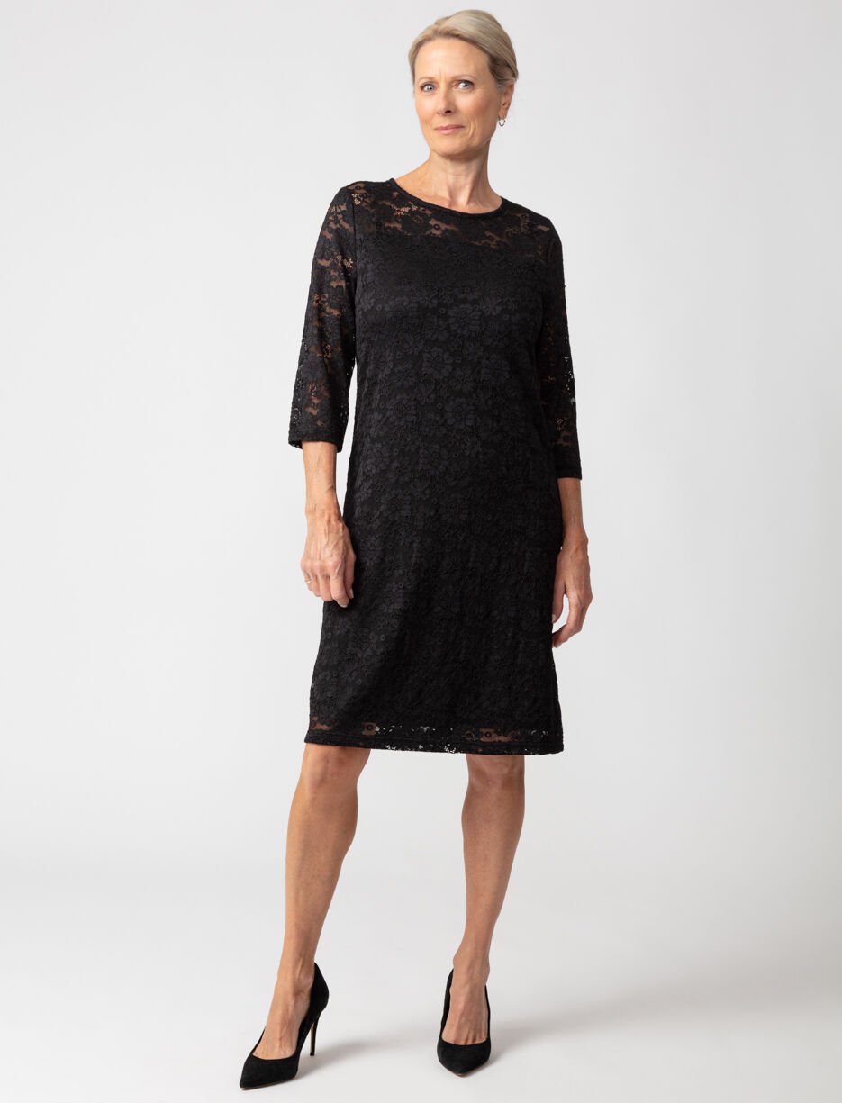 Robe en dentelle doublée