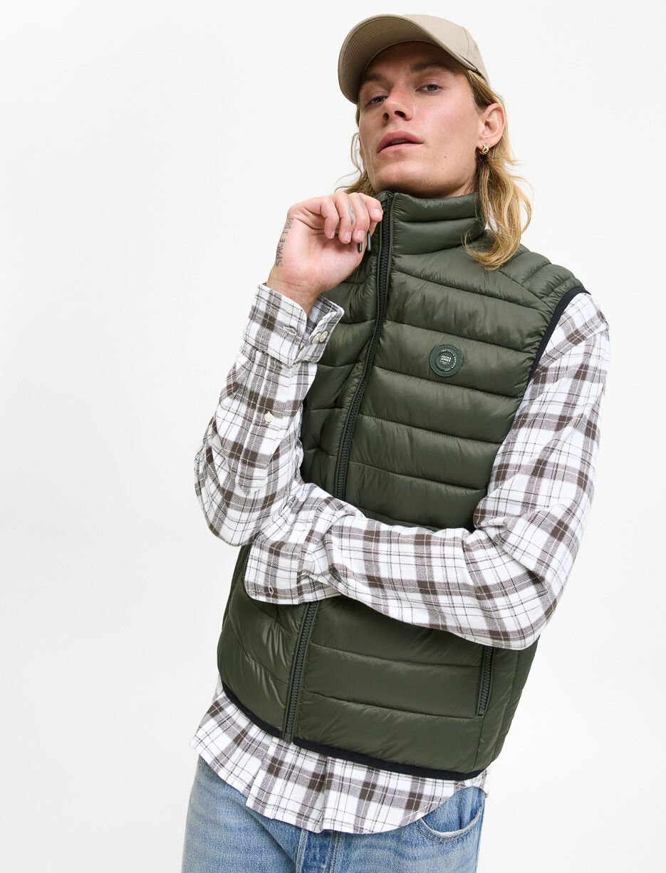 Veste sans manches matelassée à col montant