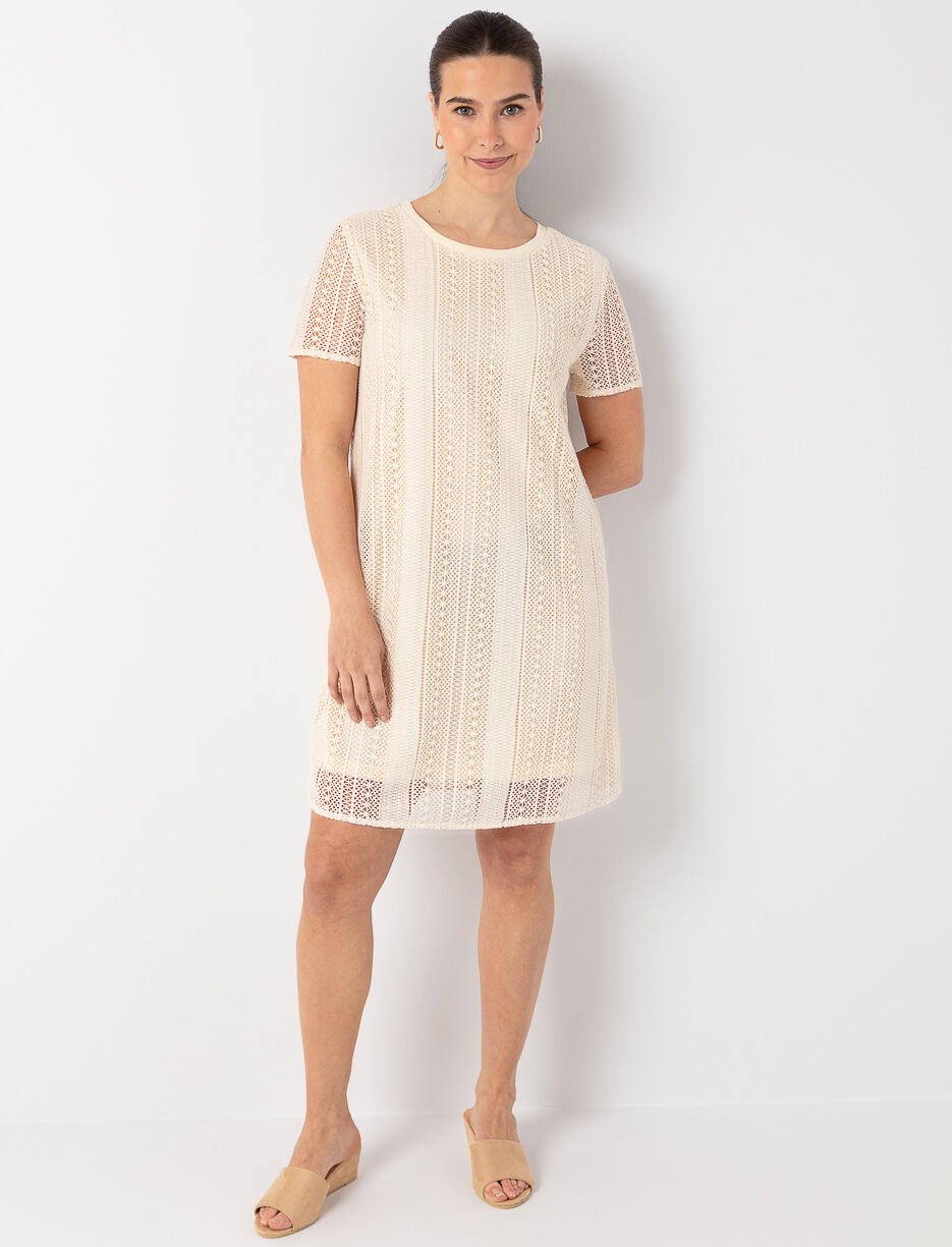 Robe en crochet à manches courtes
