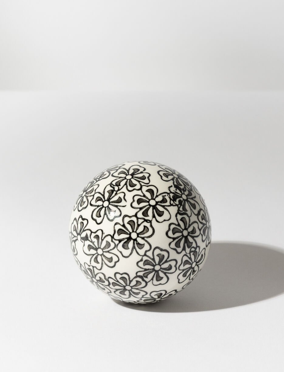Boule décorative en céramique à motif floral Boule décorative en céramique à motif floral