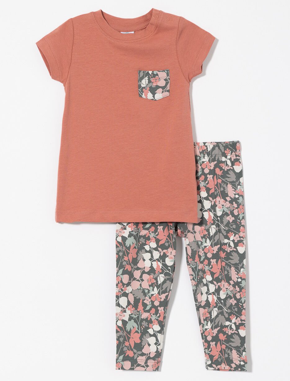 2-piece Floral T-shirt and Legging Set