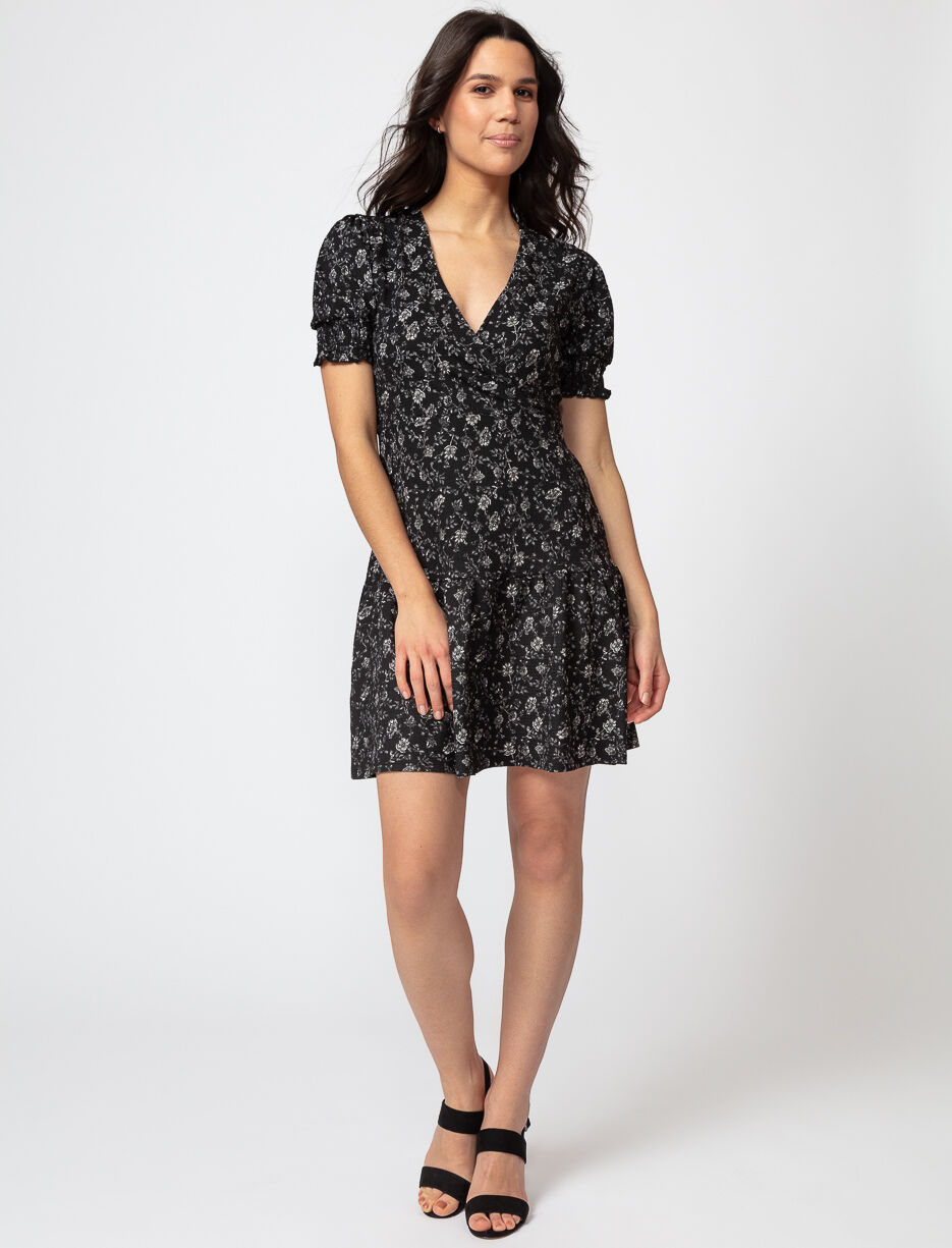 Robe fleurie cache hotsell cache
