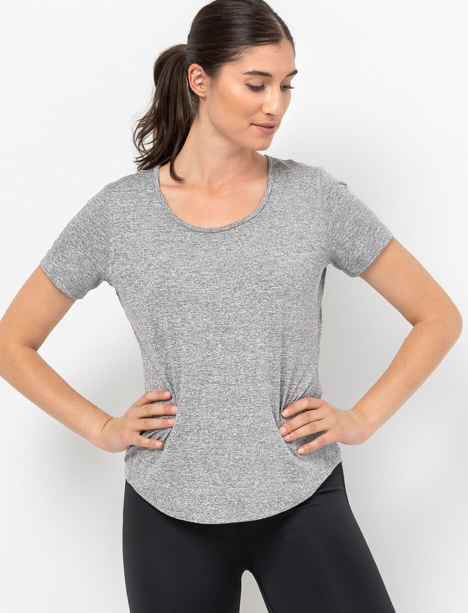 T-shirt de sport à col dégagé