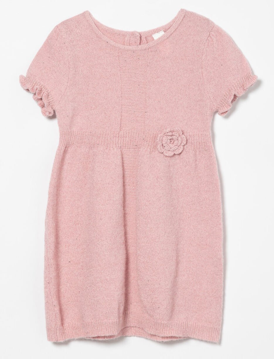 Robe en tricot à volants