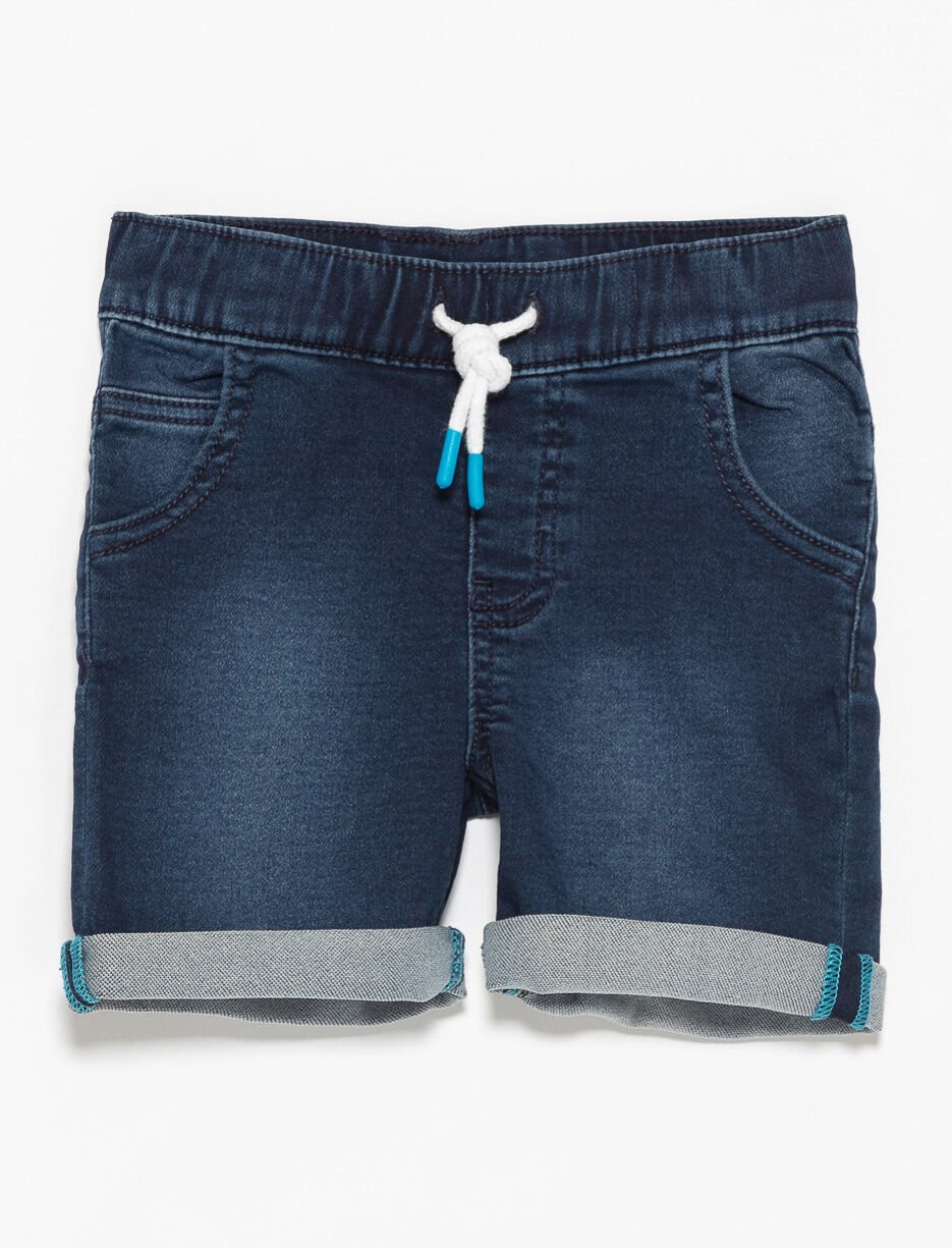 Short en denim super extensible