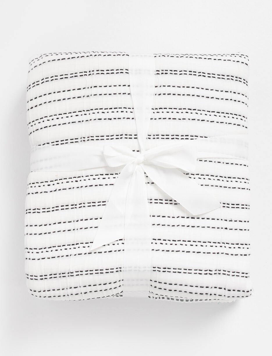 Couverture &agrave; rayures textur&eacute;es