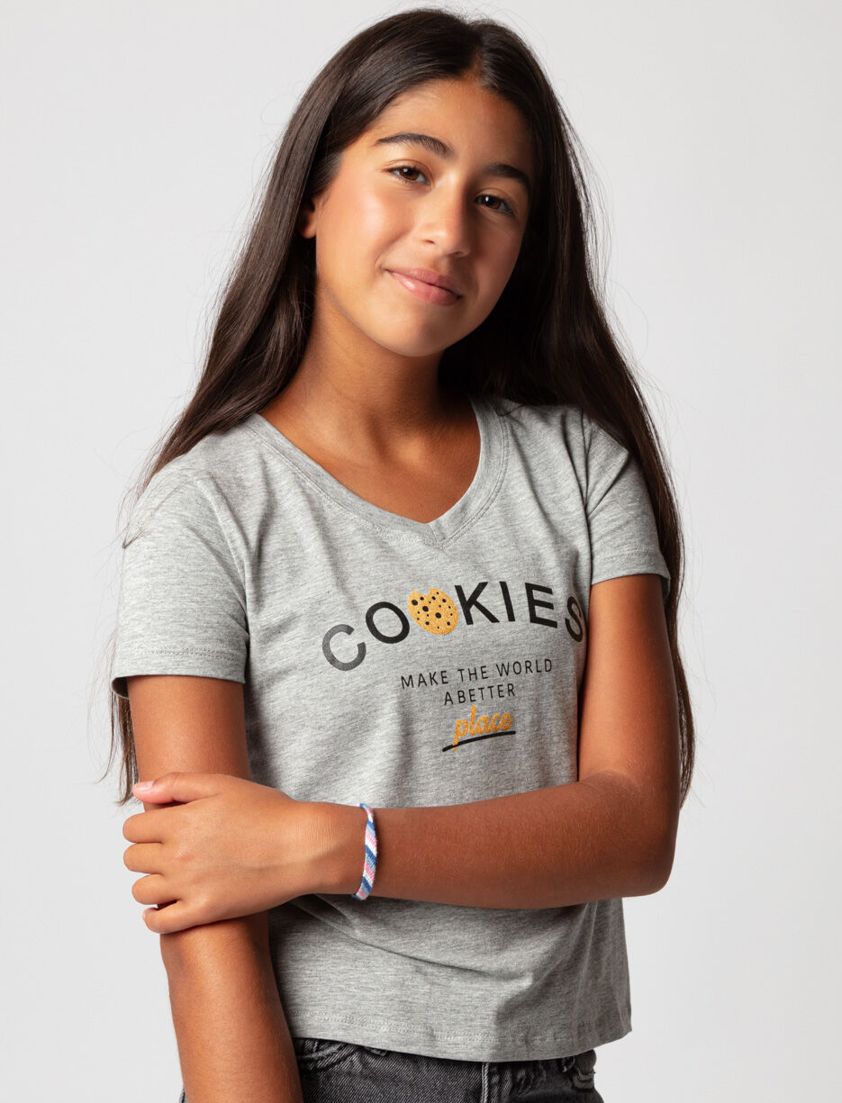 T-shirt imprim&eacute; &agrave; col en V