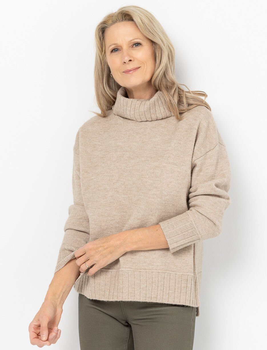 Chandail en tricot à col roulé