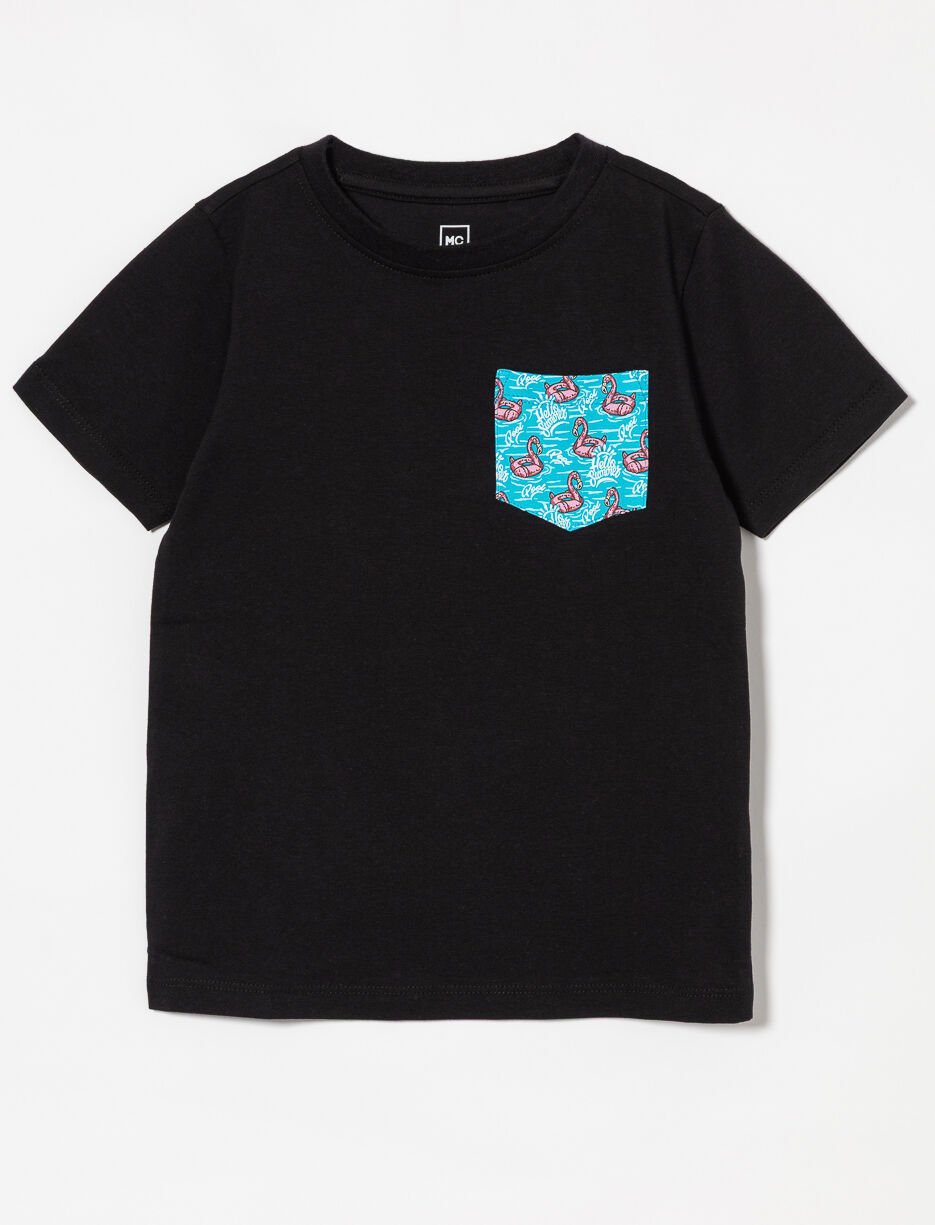 Solid T-shirt with Graphic Pocket