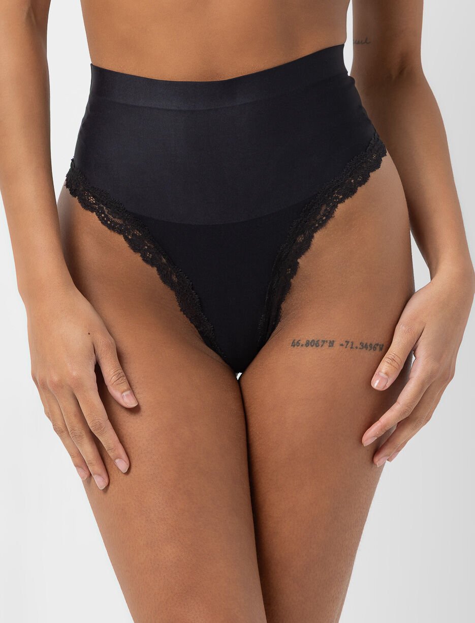 Culotte tanga à dentelle