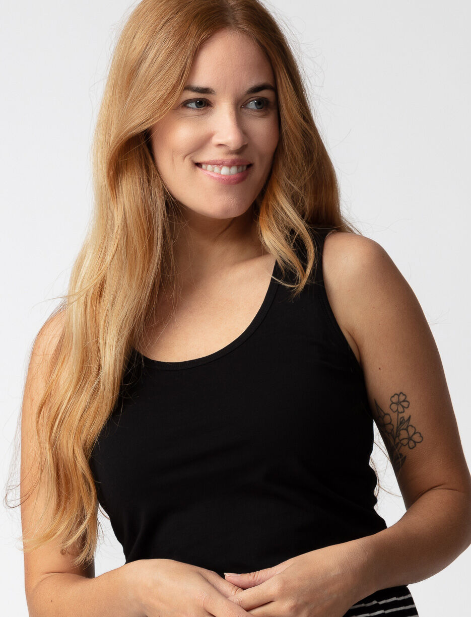 Camisole unie à col dégagé