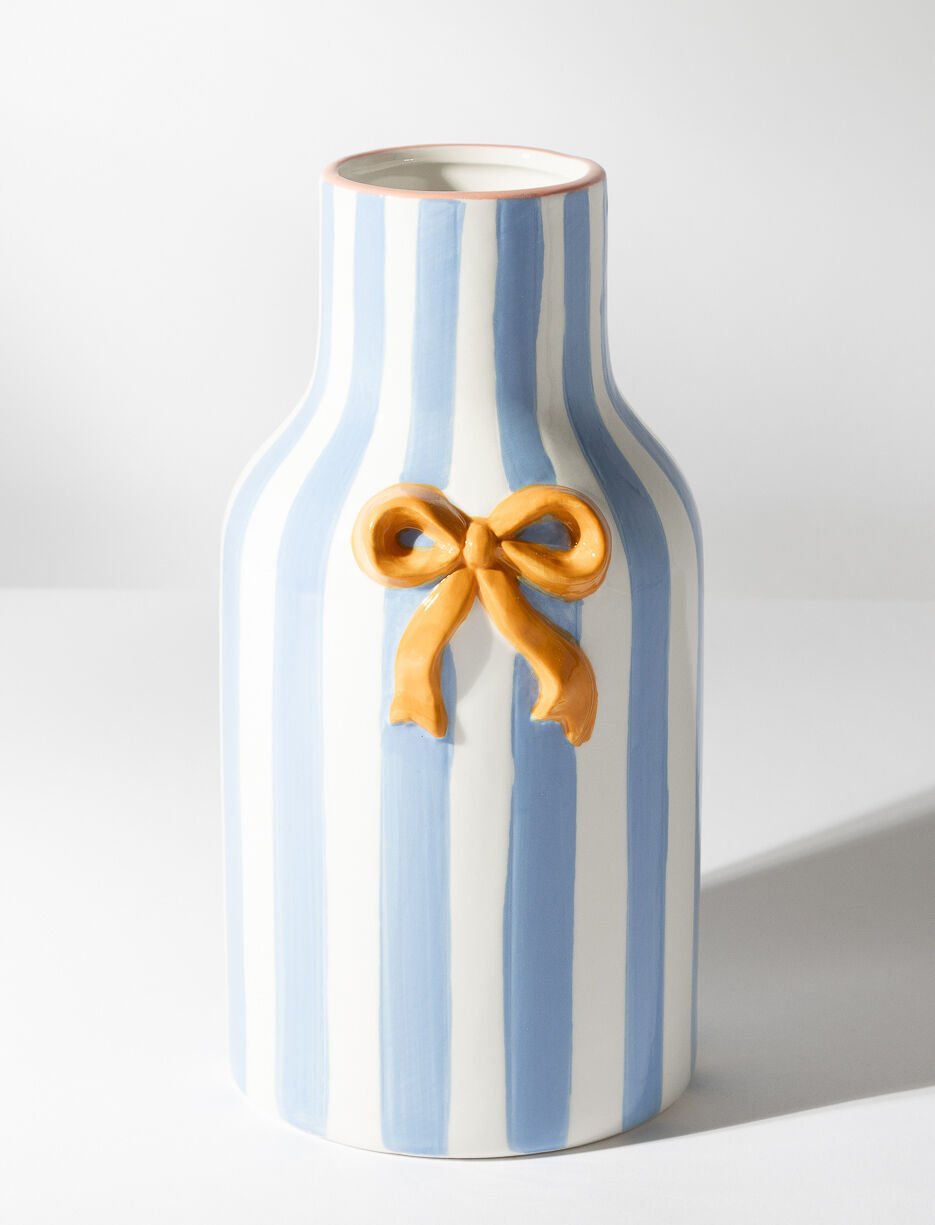 Vase rayé en céramique avec boucle Vase rayé en céramique avec boucle