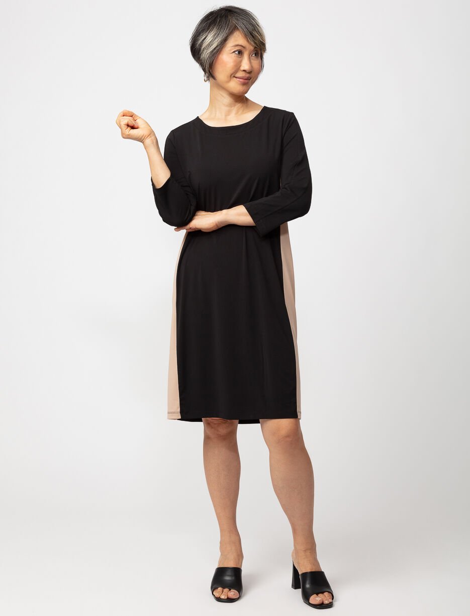 Short 3/4-sleeve Dress