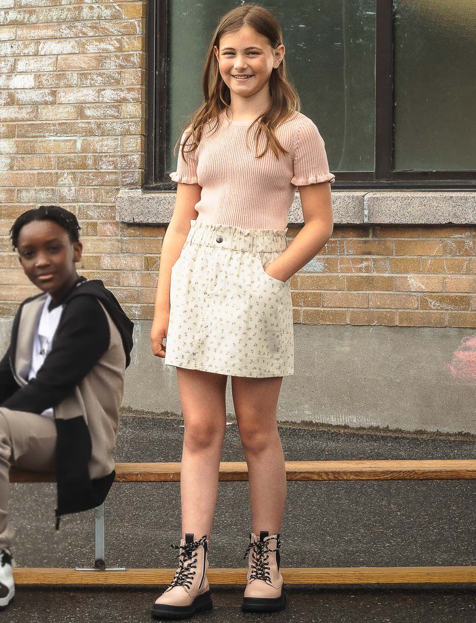 Jupe en velours c&ocirc;tel&eacute; fleuri