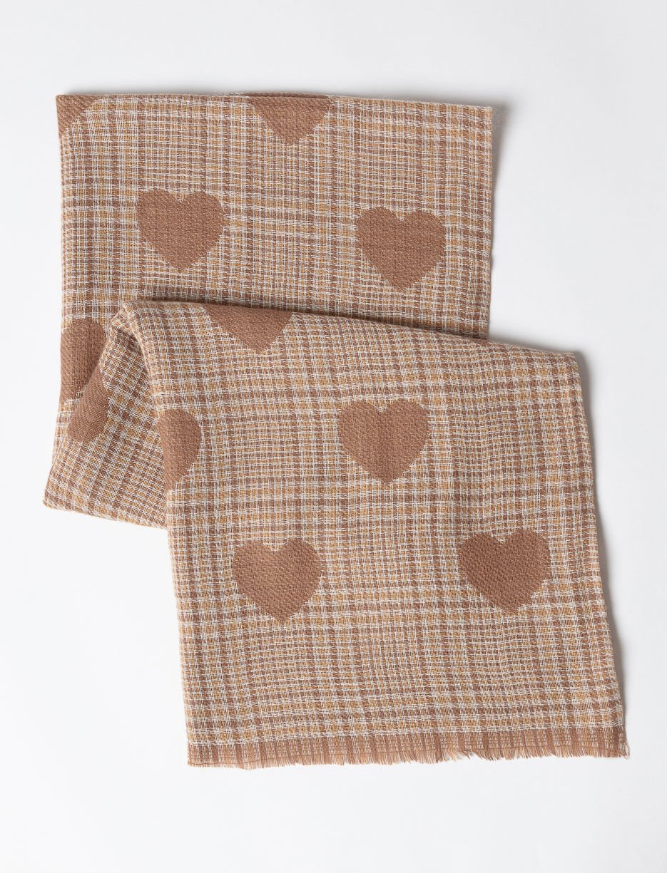 Foulard à motifs de coeurs