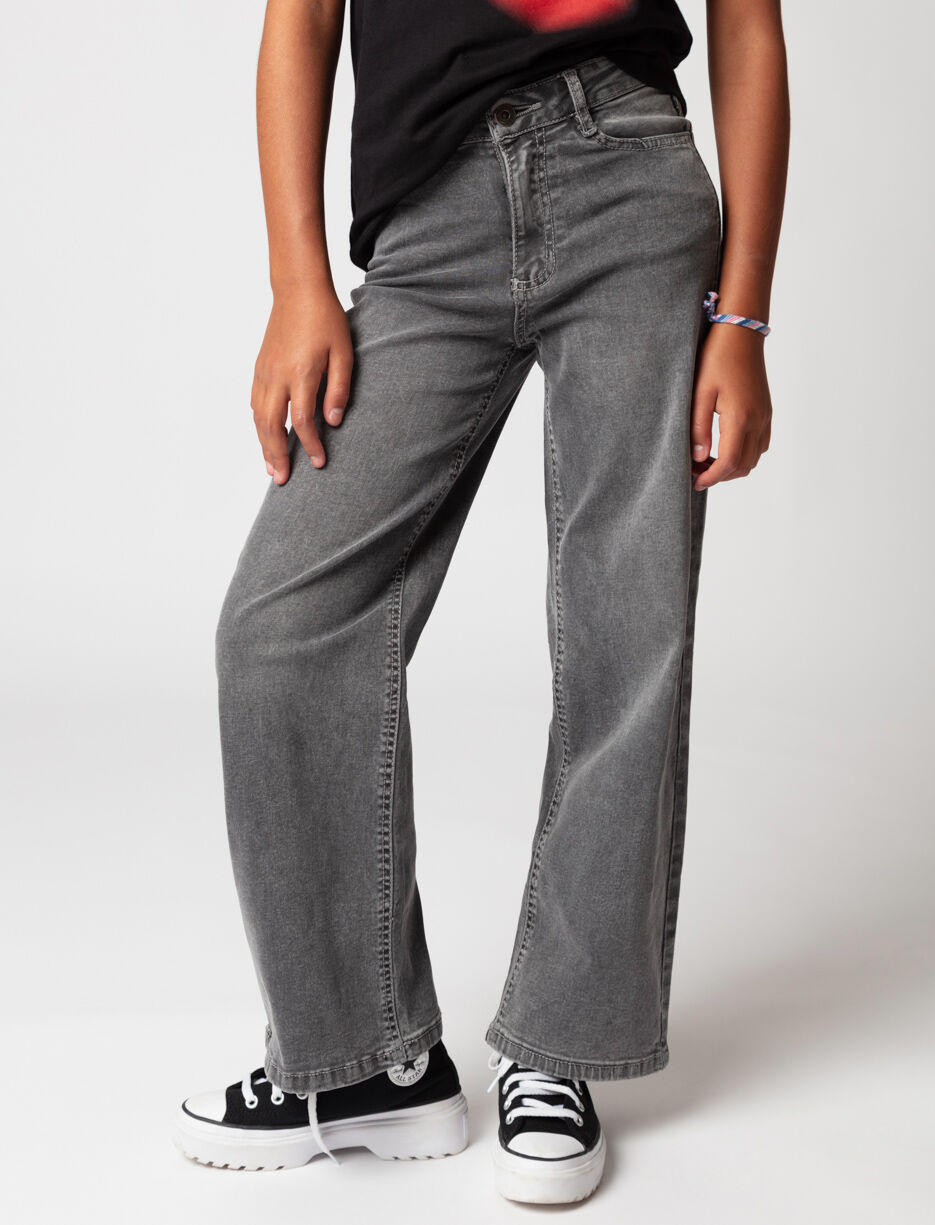 Jean à jambe large