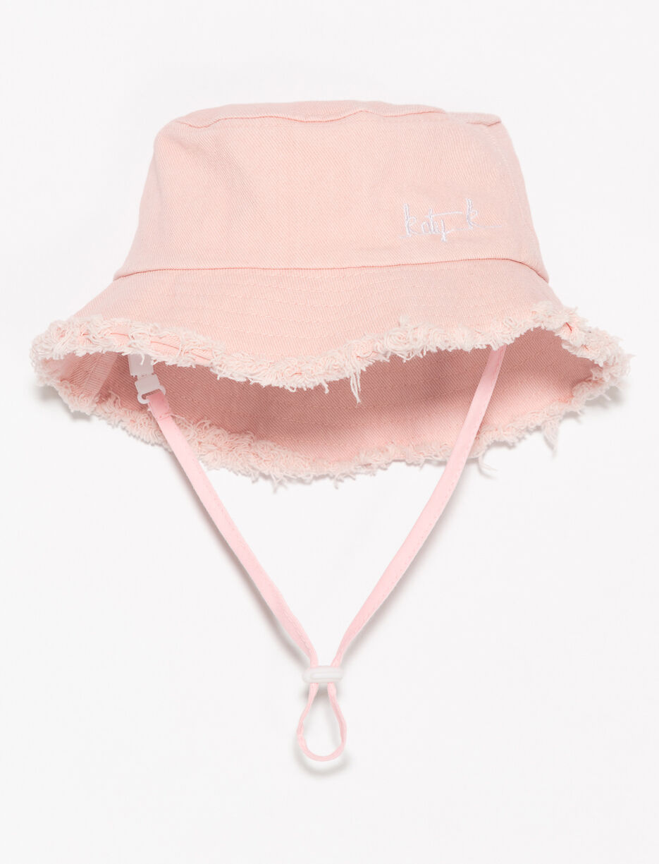 Chapeau de soleil effiloch&eacute;