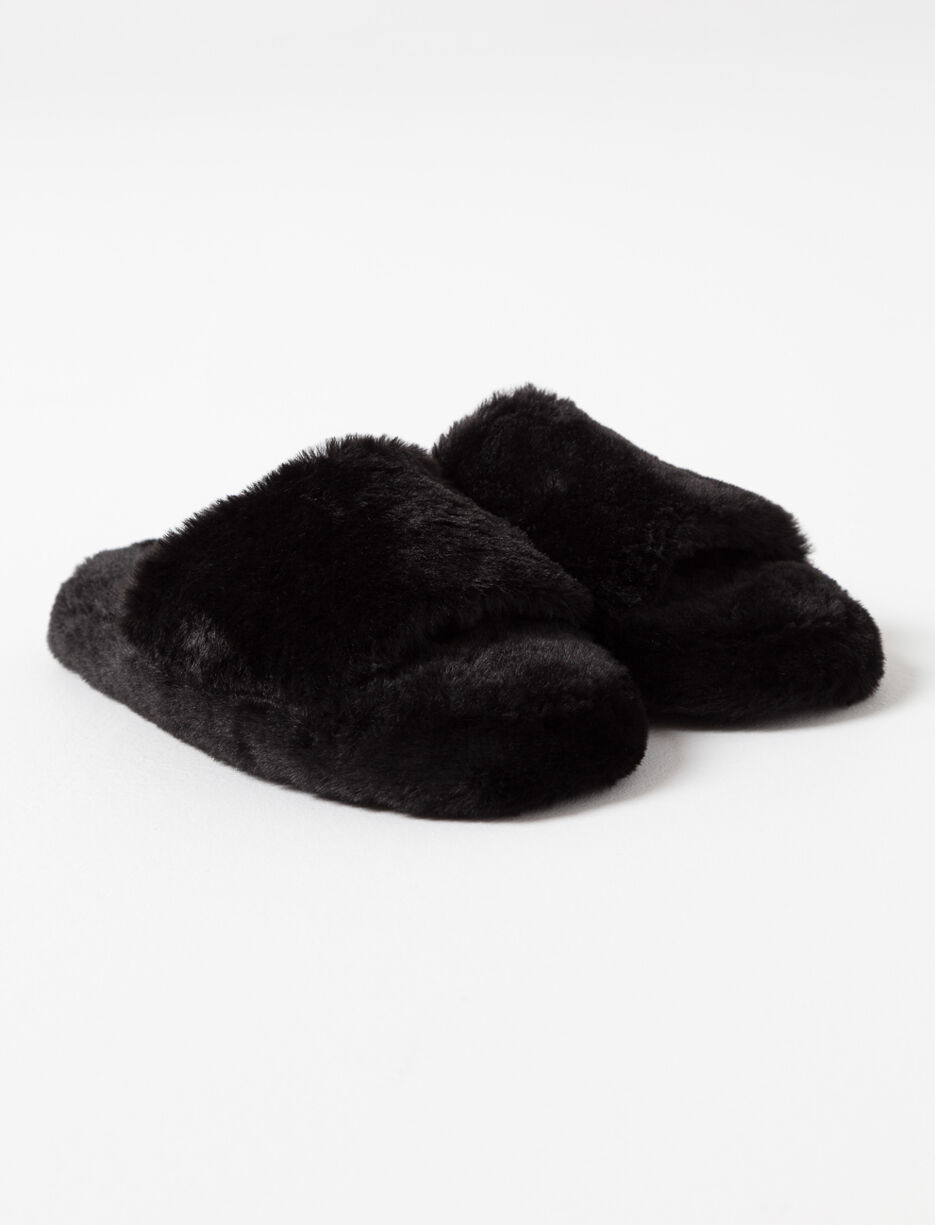 Pantoufles en fausse fourrure