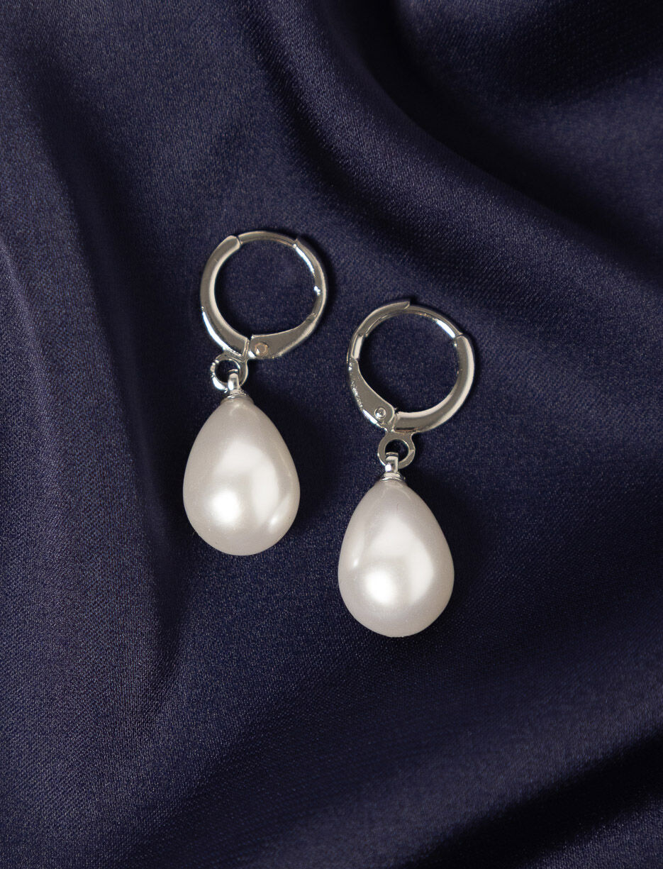 Boucles d’oreilles argentées avec perles