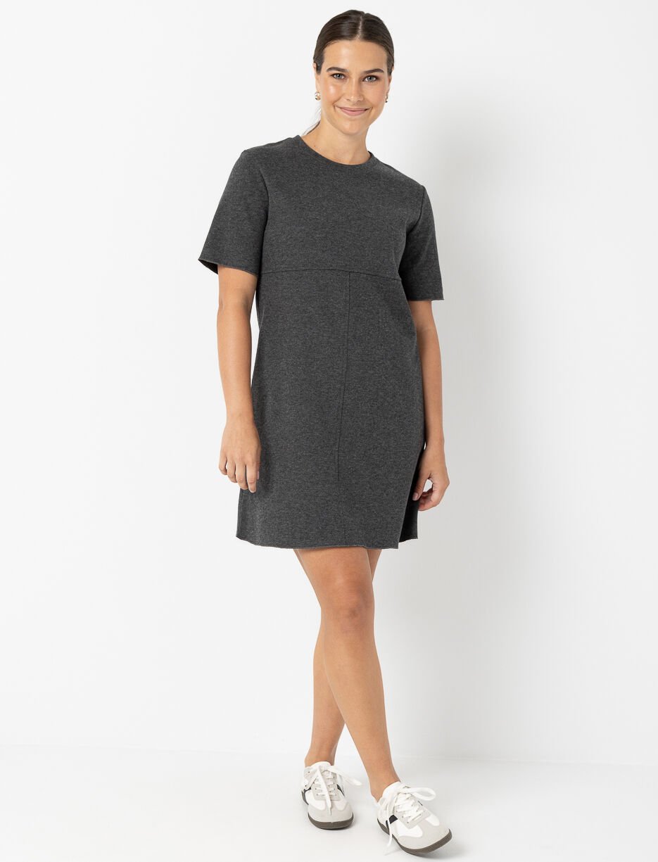 Robe à manches courtes