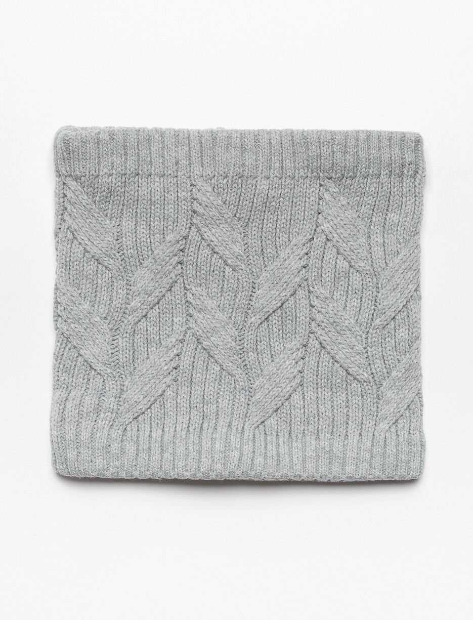 Cache-cou en tricot torsadé