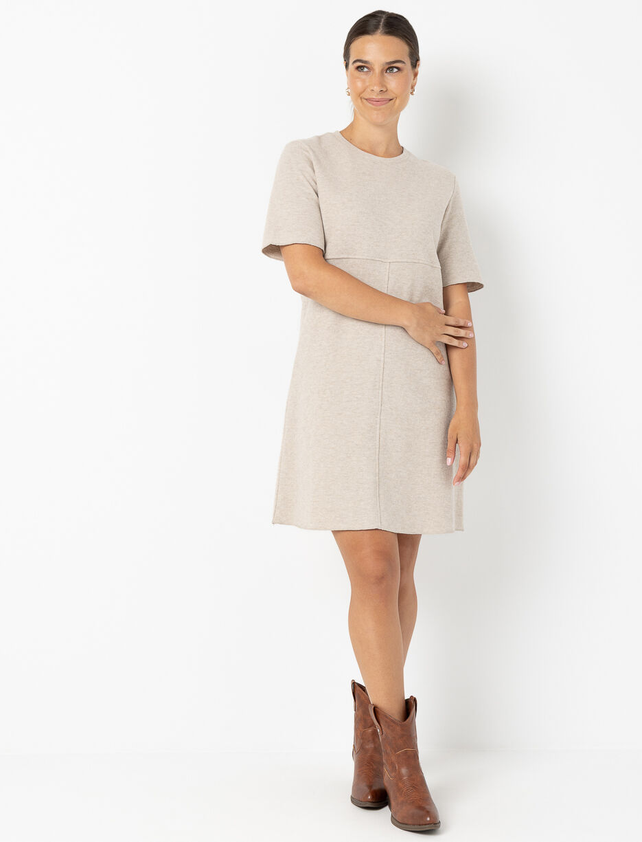 Robe à manches courtes