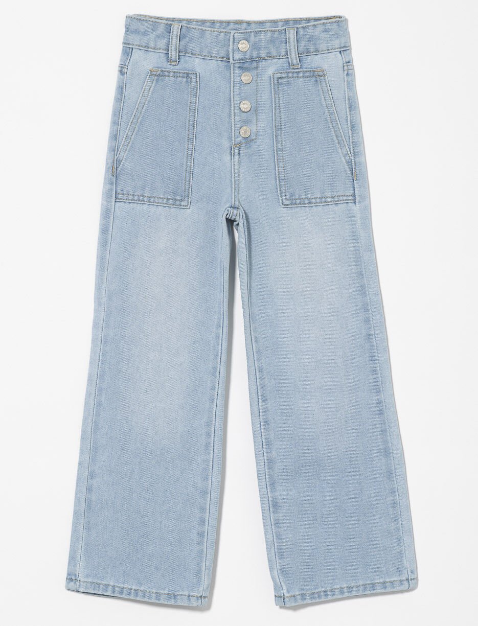 Jean à jambe large avec fermeture boutonnée