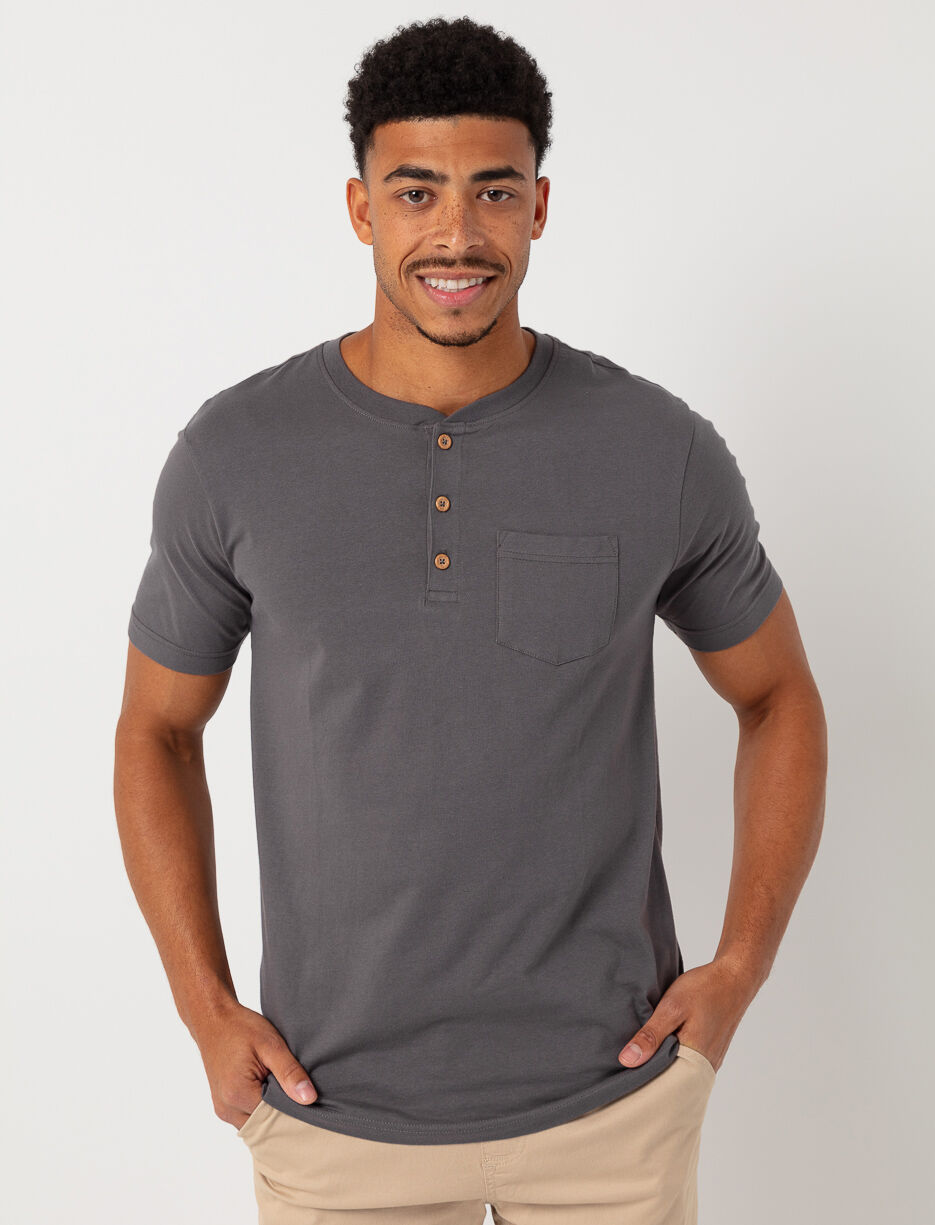 Short-sleeve Buttoned T-shirt