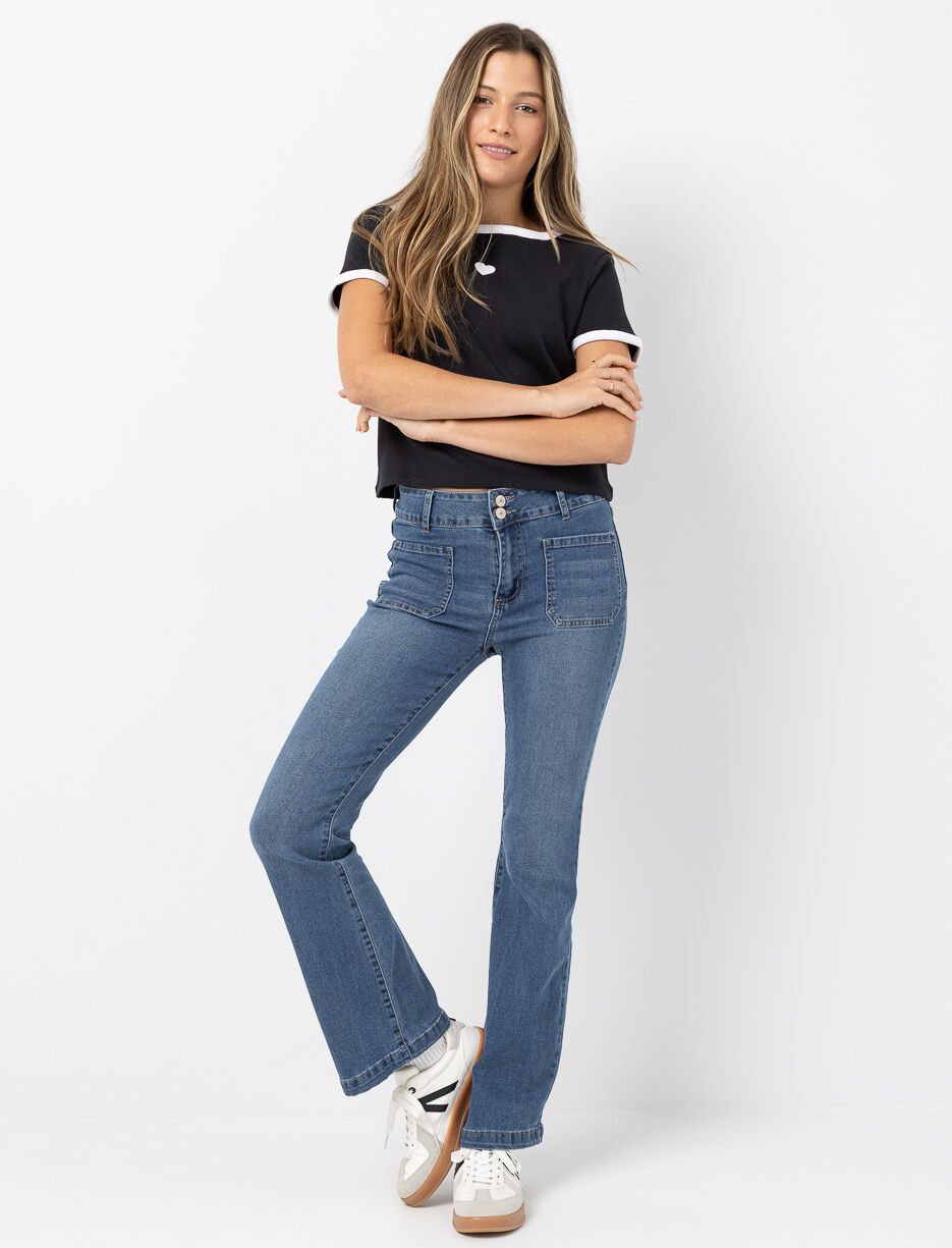 Jean semi-évasé avec poches