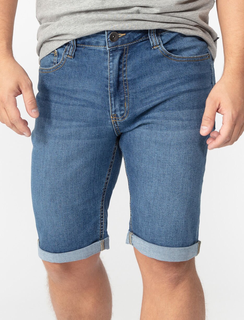 Short en denim &agrave; taille r&eacute;guli&egrave;re