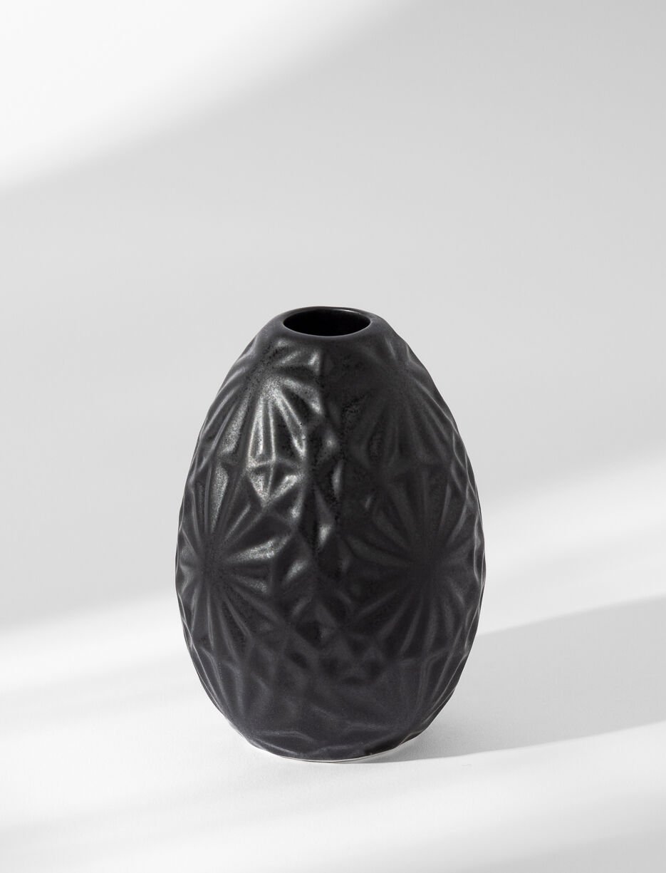 Petit vase texturé en porcelaine noire