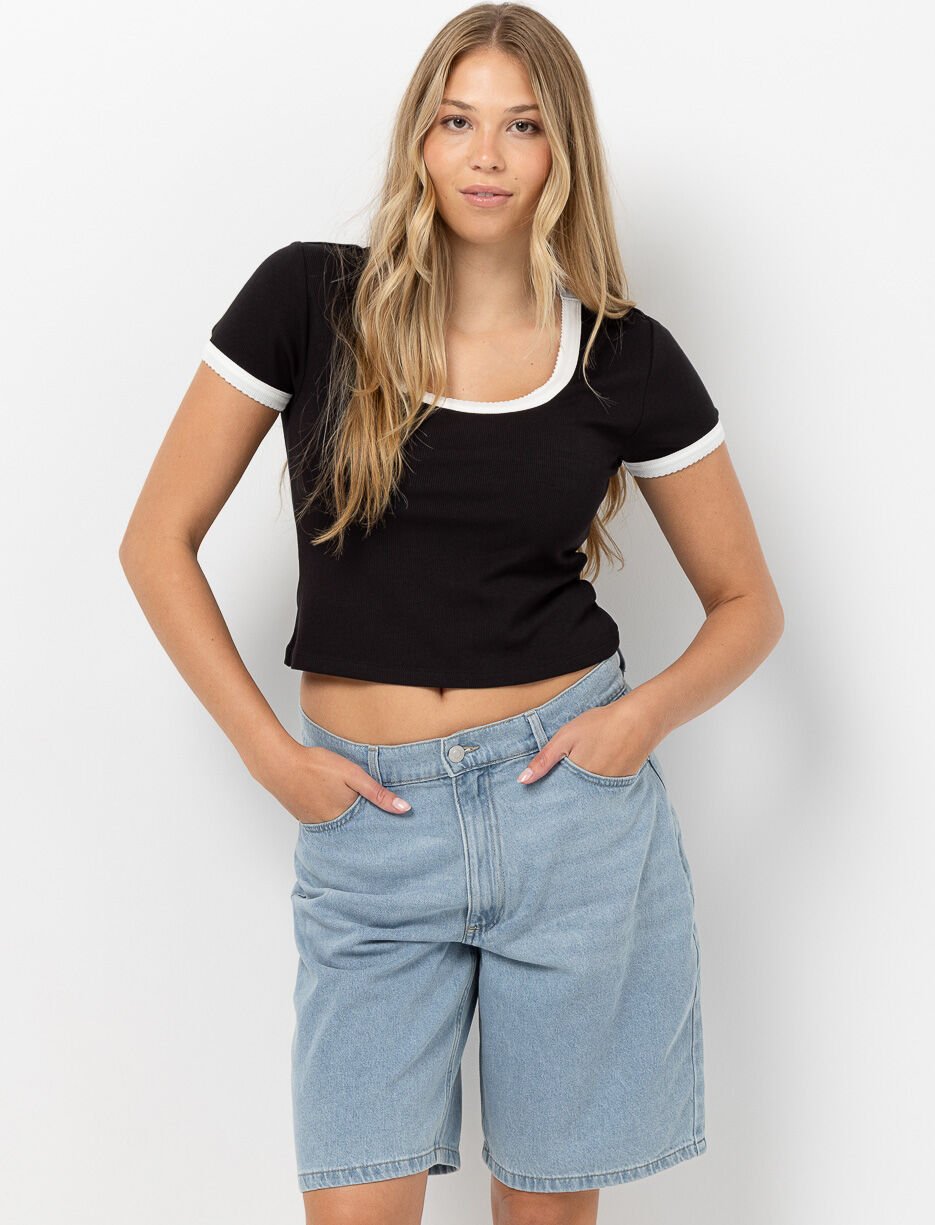 T-shirt côtelé à encolure dégagée