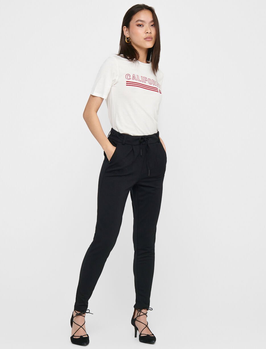Pantalon avec cordon et taille élastique Pantalon avec cordon et taille élastique