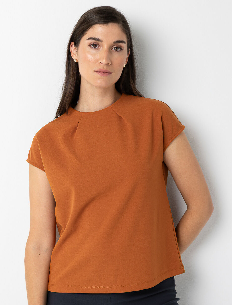 T-shirt &agrave; manches dolman et col entonnoir