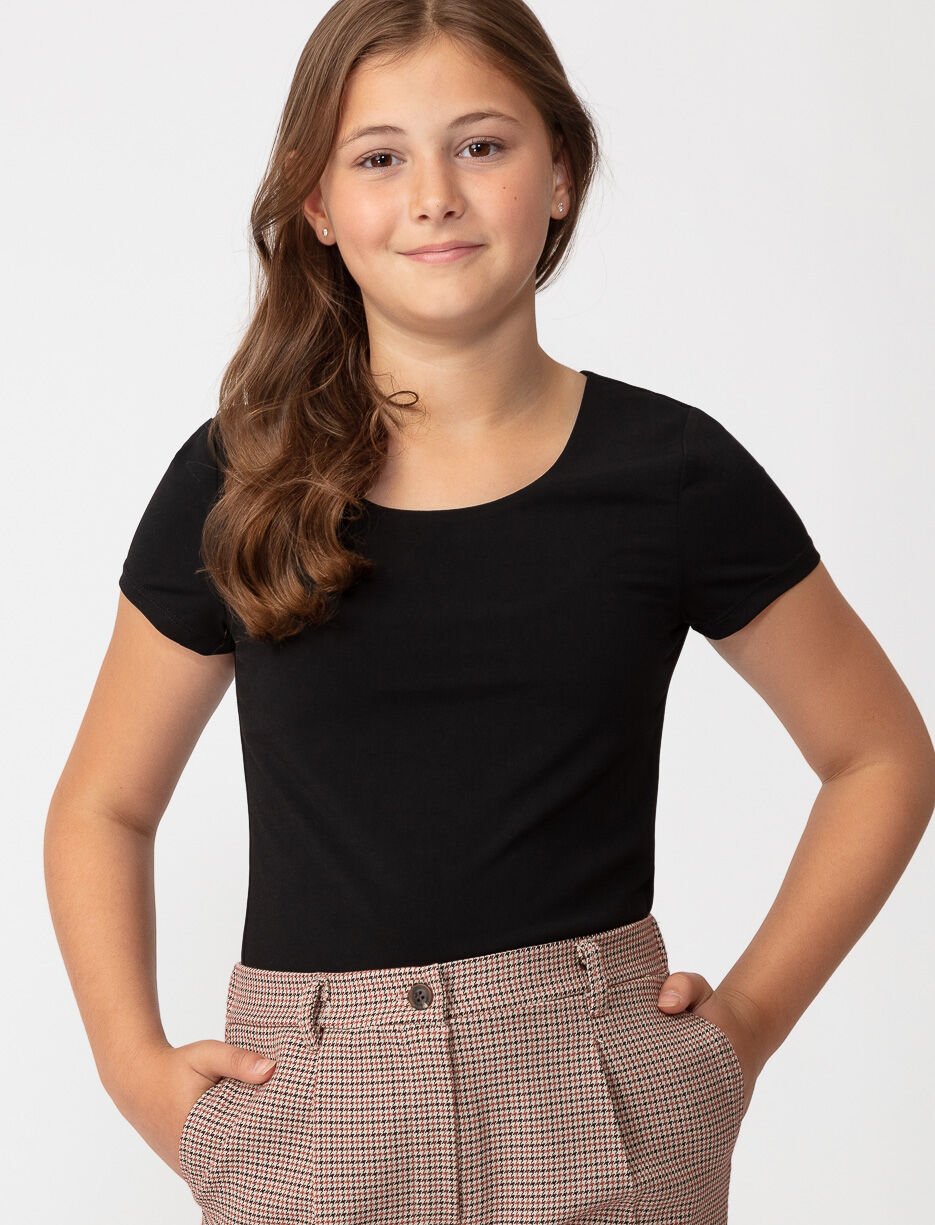 Solid Scoop Neck T-shirt