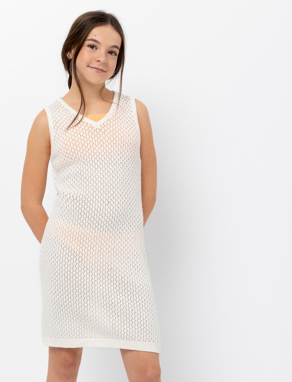 Robe en crochet &agrave; col en V