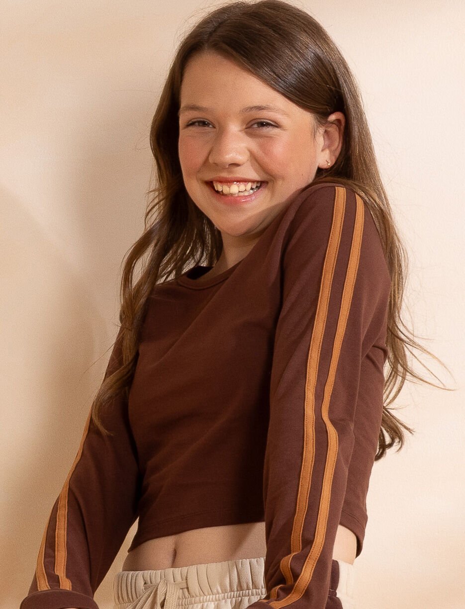 Chandail court à bandes contrastantes