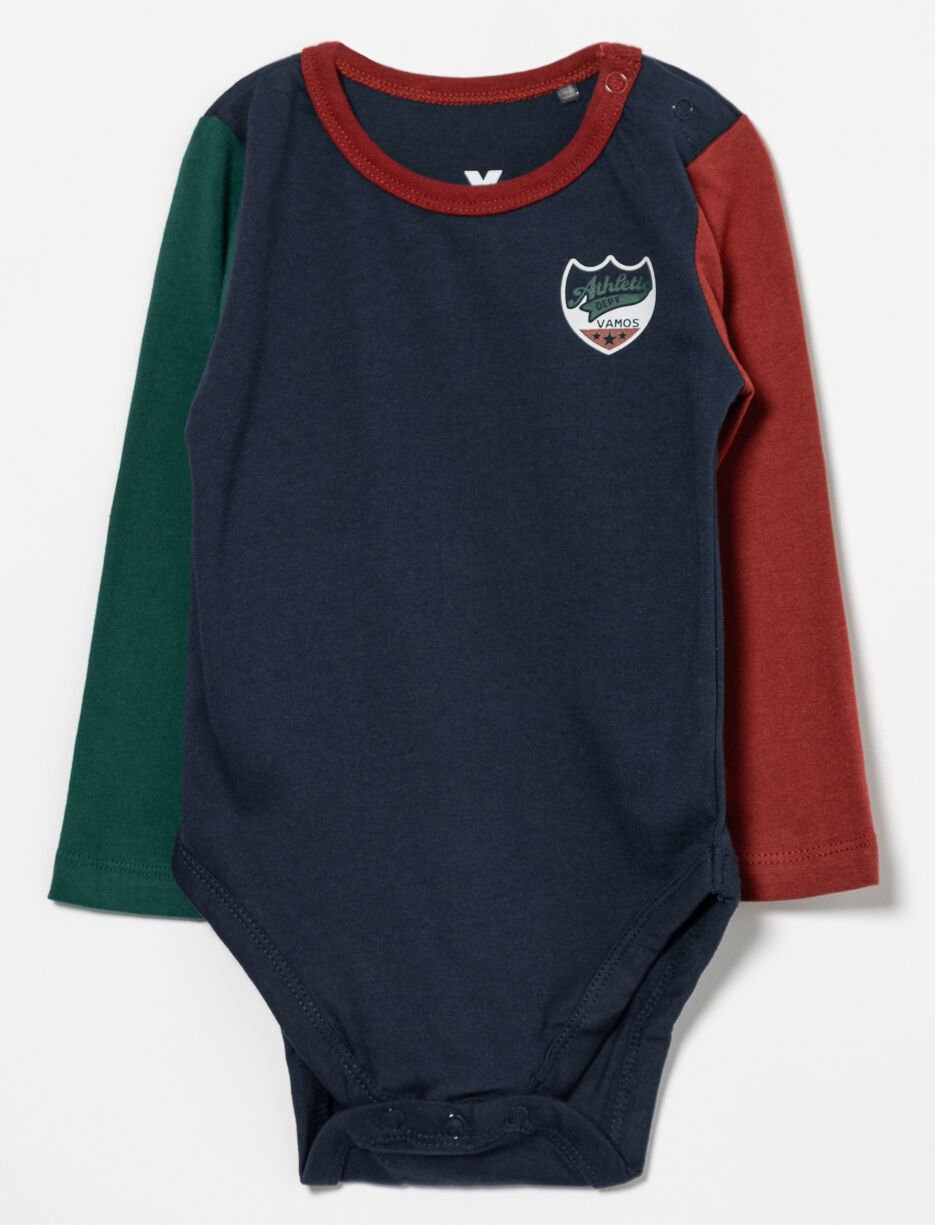 Cache-couche imprimé à manches contrastantes