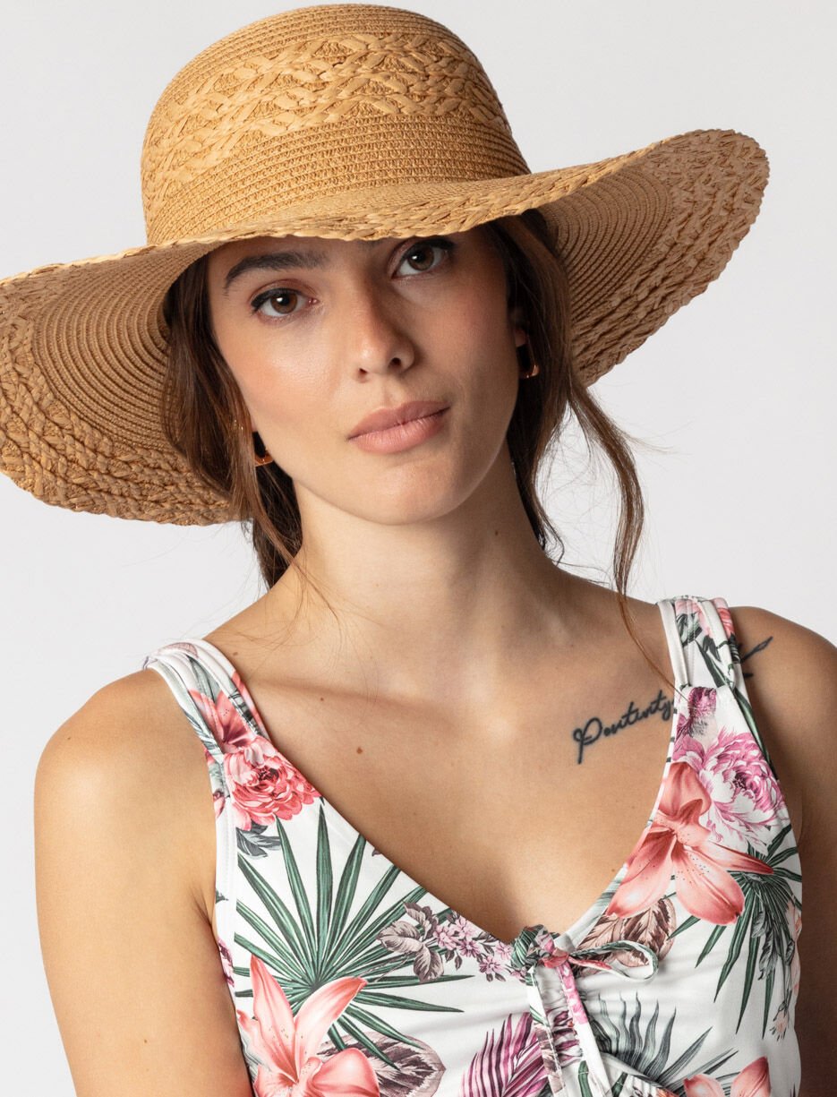 Chapeau de soleil en paille