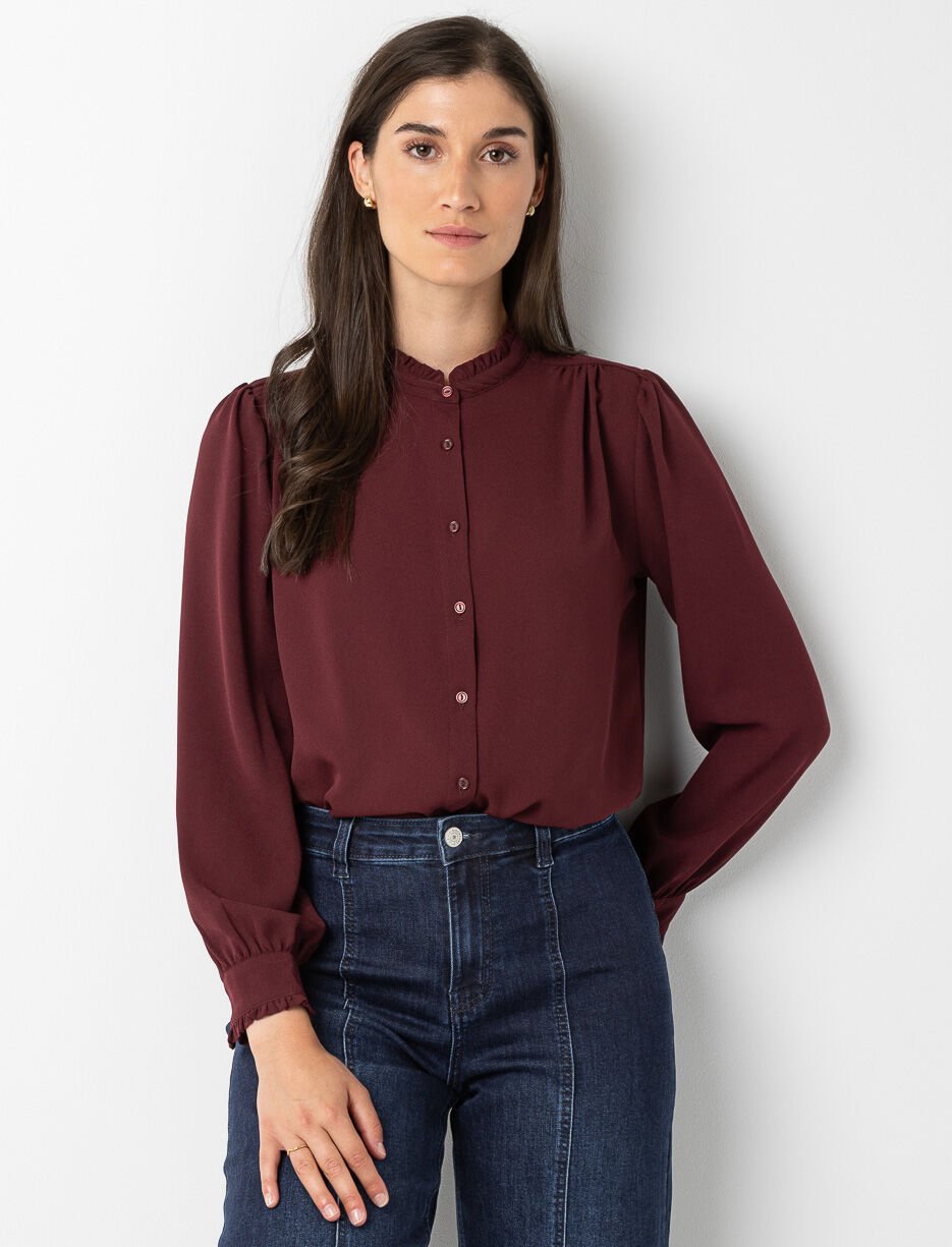 Blouse à col montant froncé