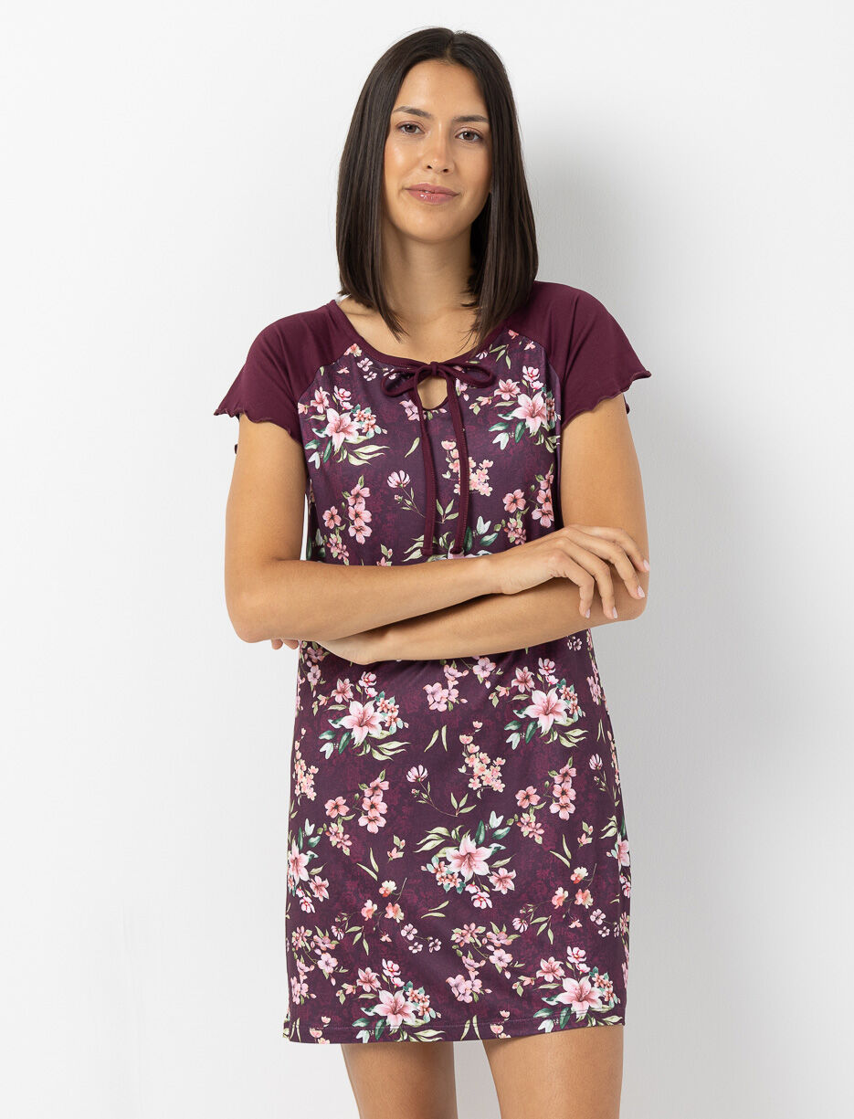 Chemise de nuit fleurie à manches volantées