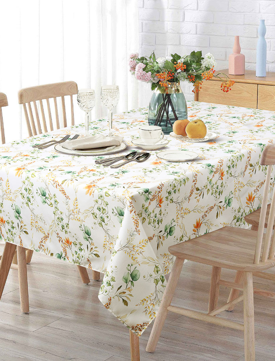 Nappe rectangulaire fleurie anti-taches - 58 x 94 po Nappe rectangulaire fleurie anti-taches - 58 x 94 po