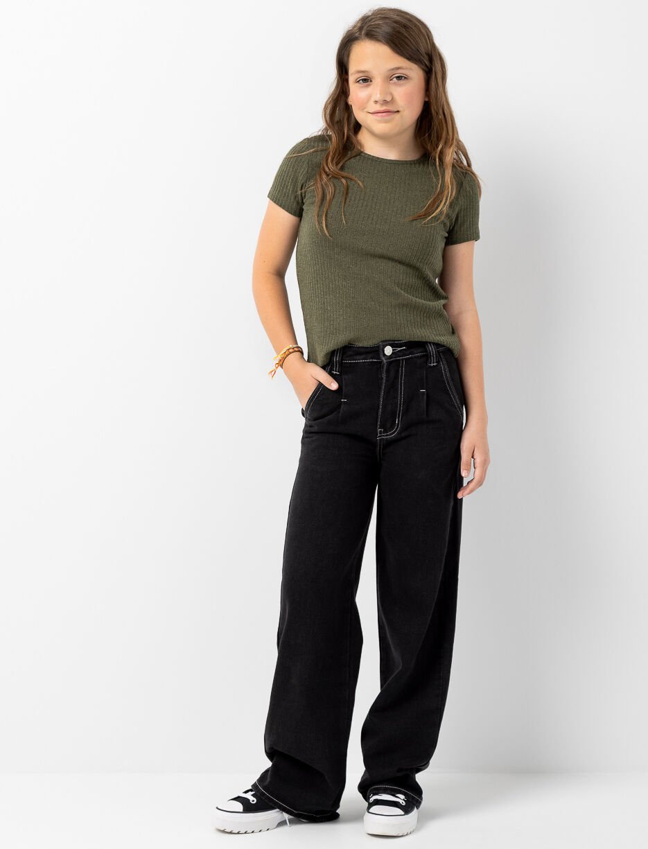 Jean jambe large à coutures contrastantes