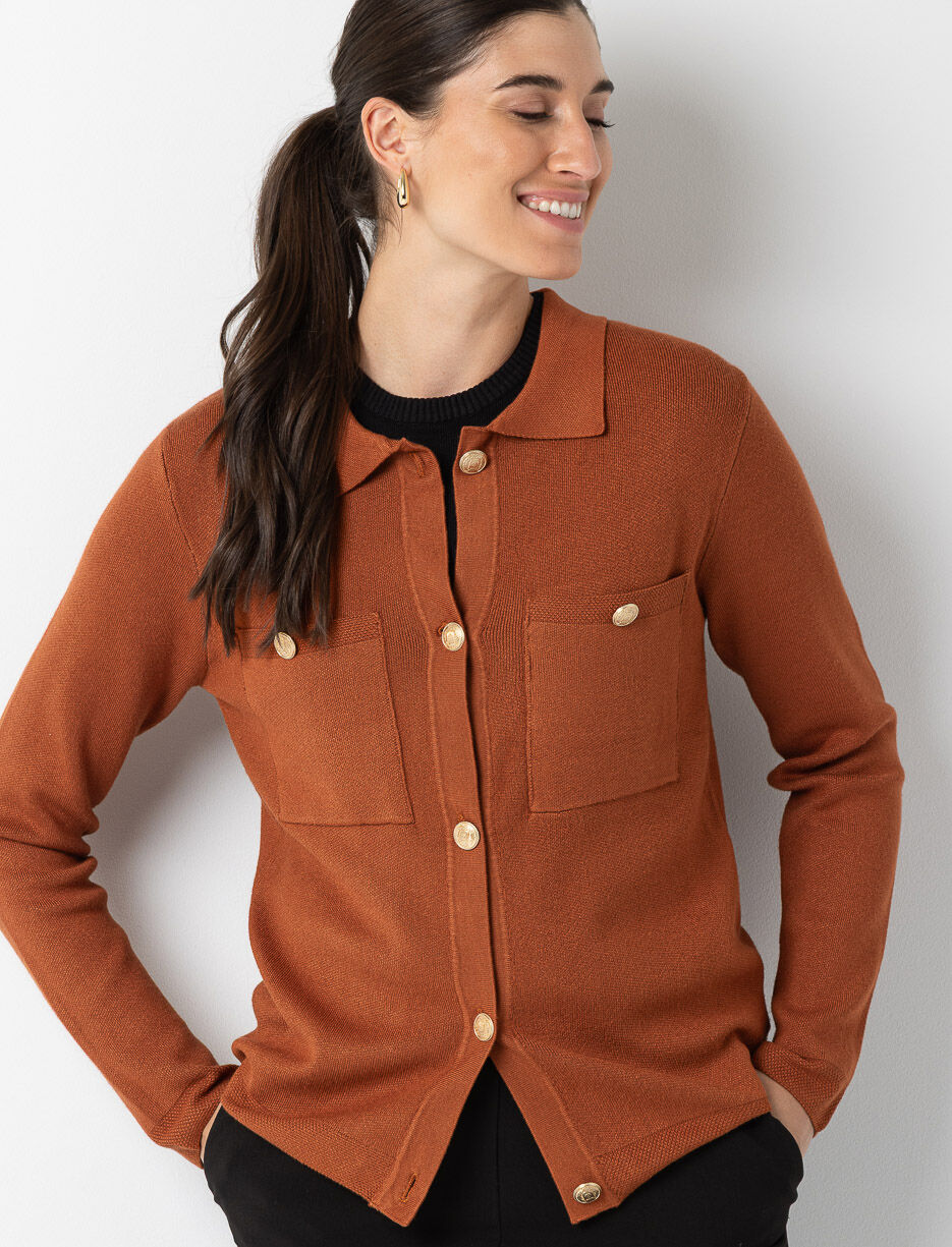 Cardigan à col chemisier et boutons dorés