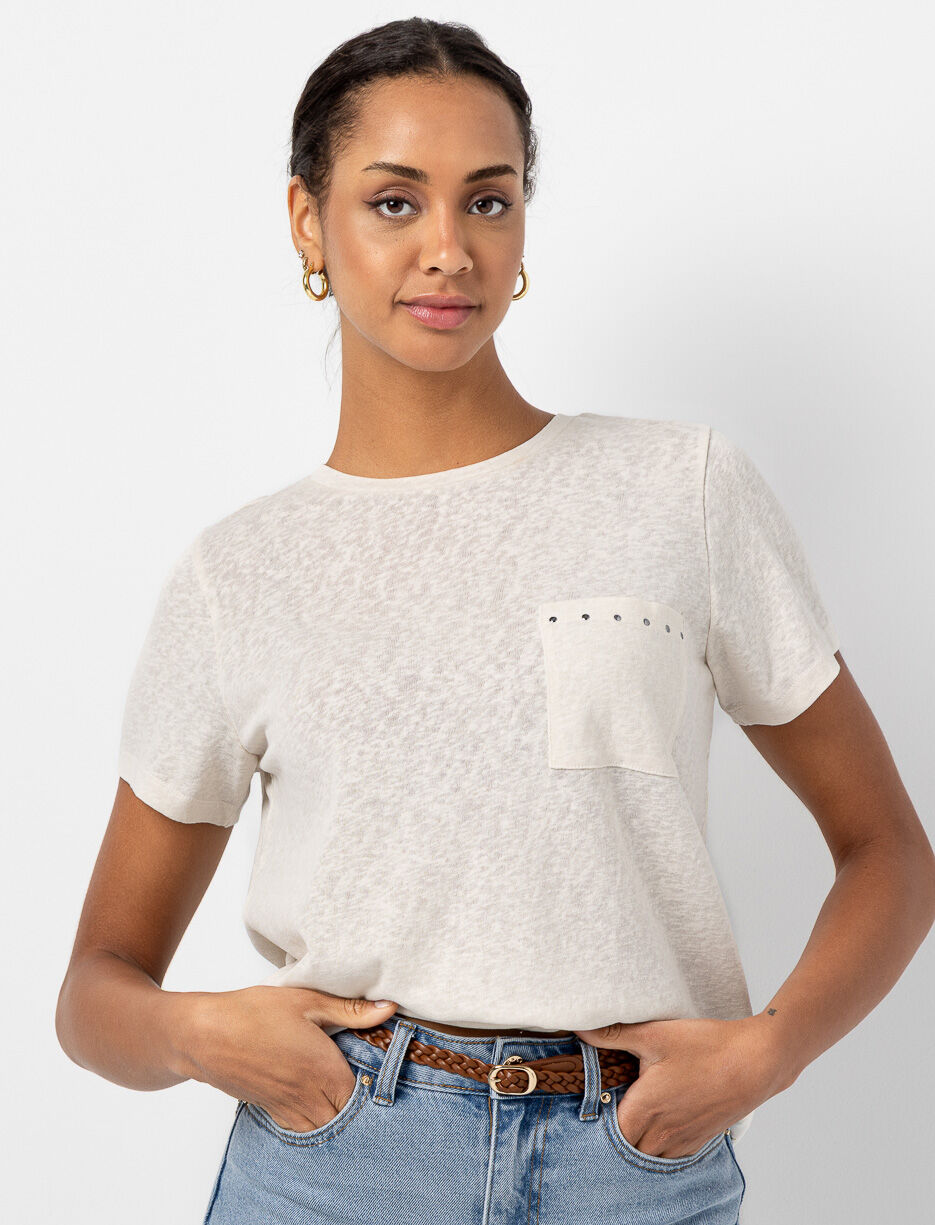 T-shirt uni à poche cloutée